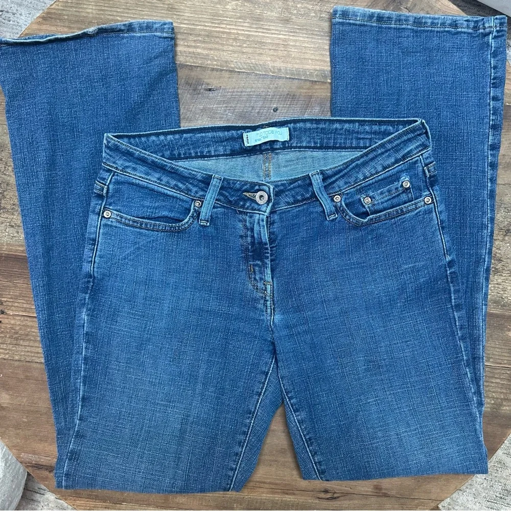 Levi’s Low Boot Cut Jeans Womens Size 8 Medium. Medium Wash‎ Stretch Denim
